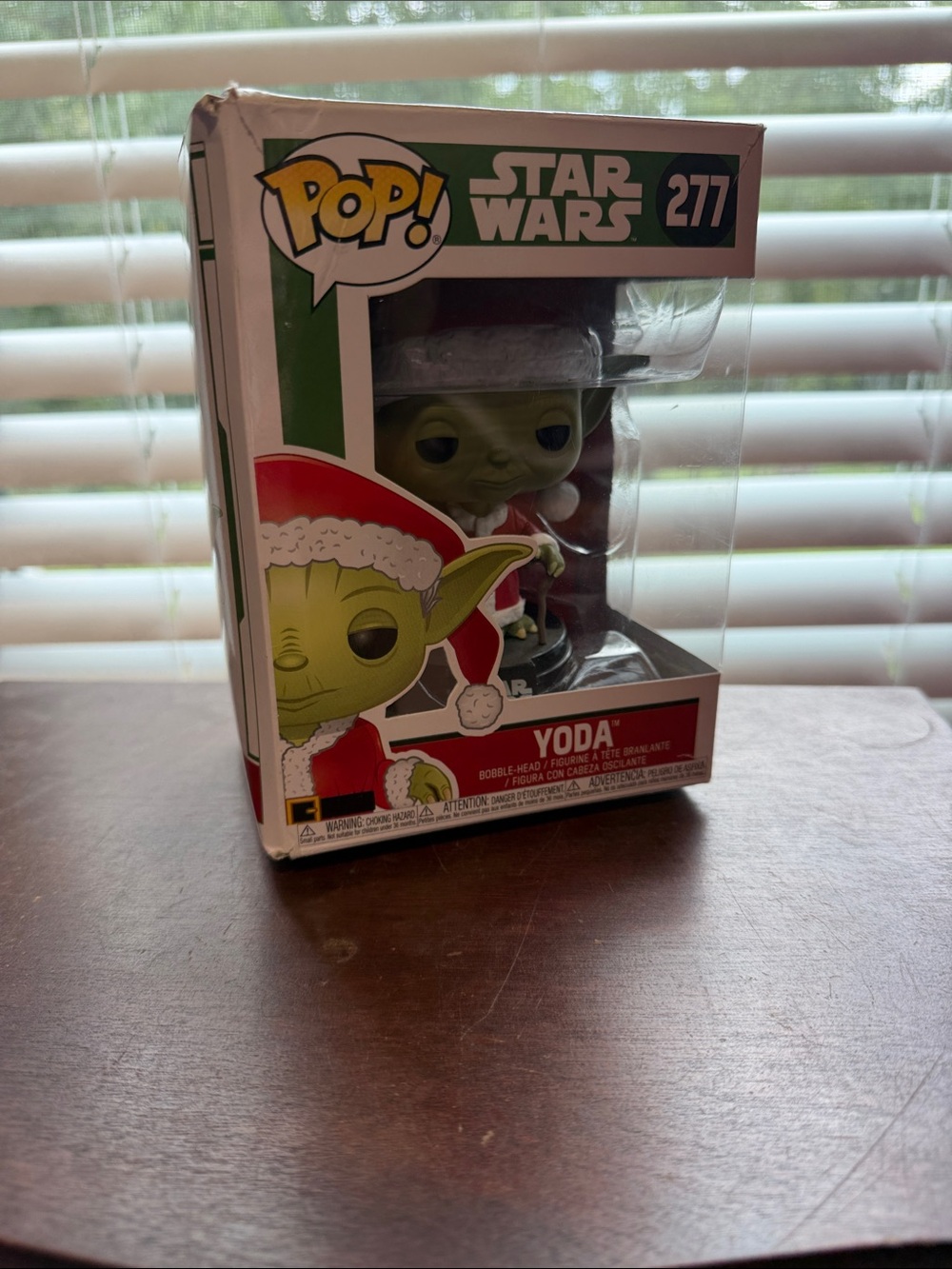 Funko Pop! Yoda Holiday Santa Outfit (Green, Red, White)